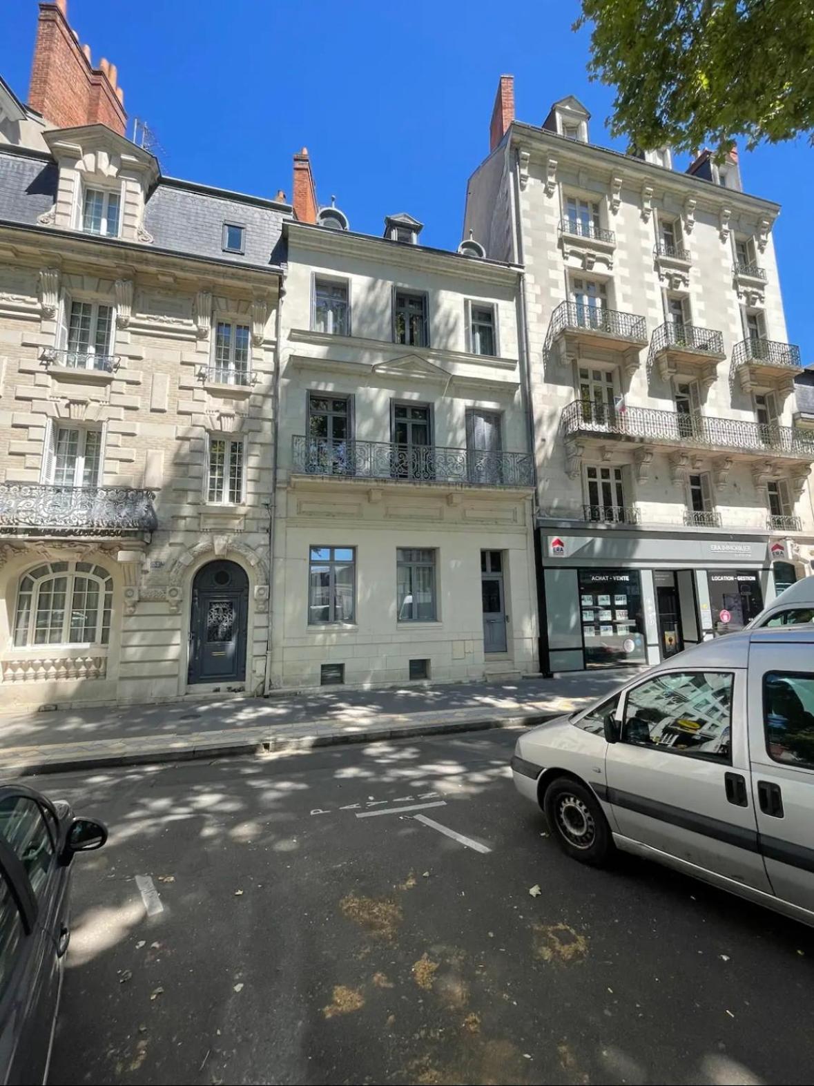 Standing Apartment T2 Near The Train Station And Tours Exterior foto